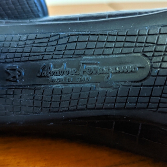 Vintage Salvatore Ferragamo Black Pumps, 8 NARROW, EUC - Picture 10 of 10